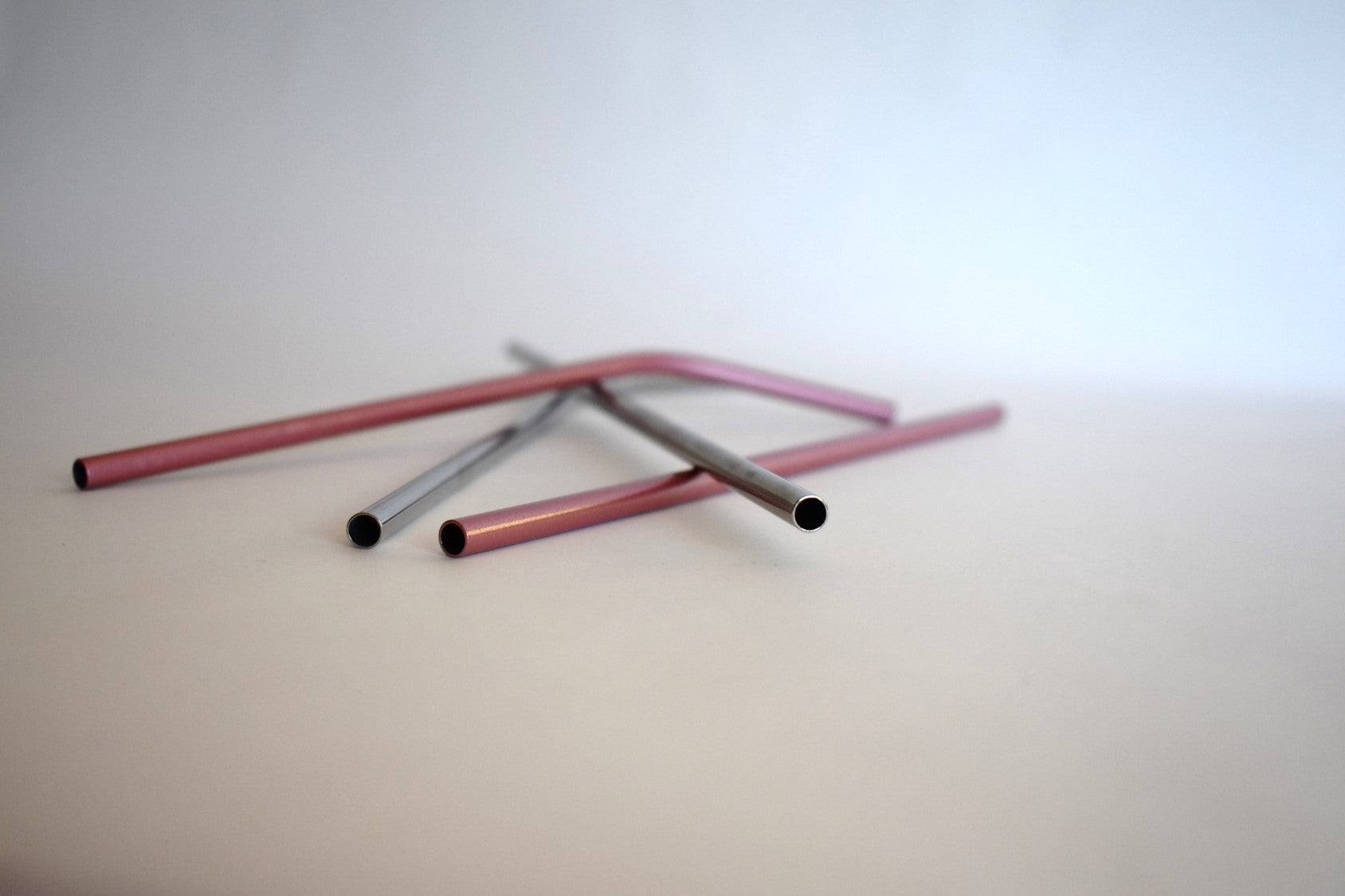 Soft Shell Pink and Silver, 4-piece set of Stainless Steel Straws : Silver Lining Collection